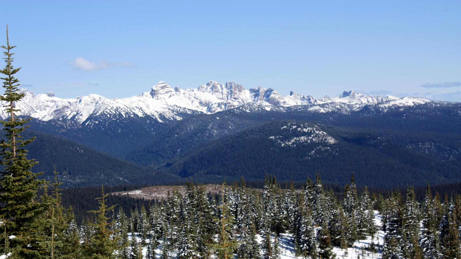British Columbia snowy mountain range